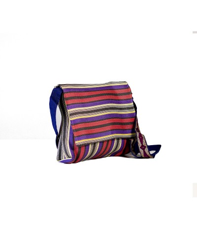 Bolso de mano ciruela y morado pequeño con solapa.
