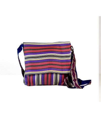 Bolso de mano ciruela y morado pequeño con solapa.