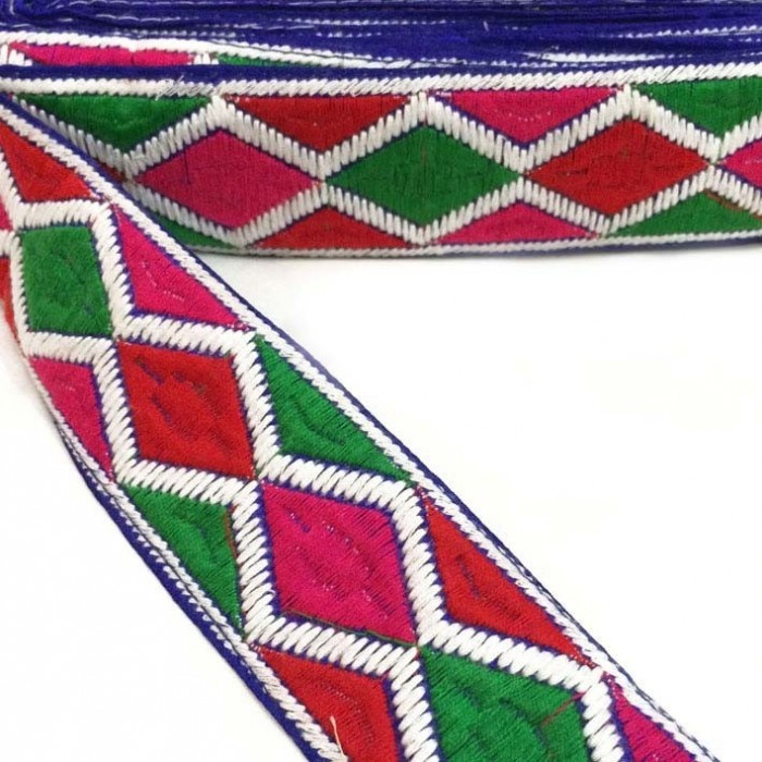 Embroidery Graphic embroidery - Rhombus - Red, pink, green and white - 45 mm