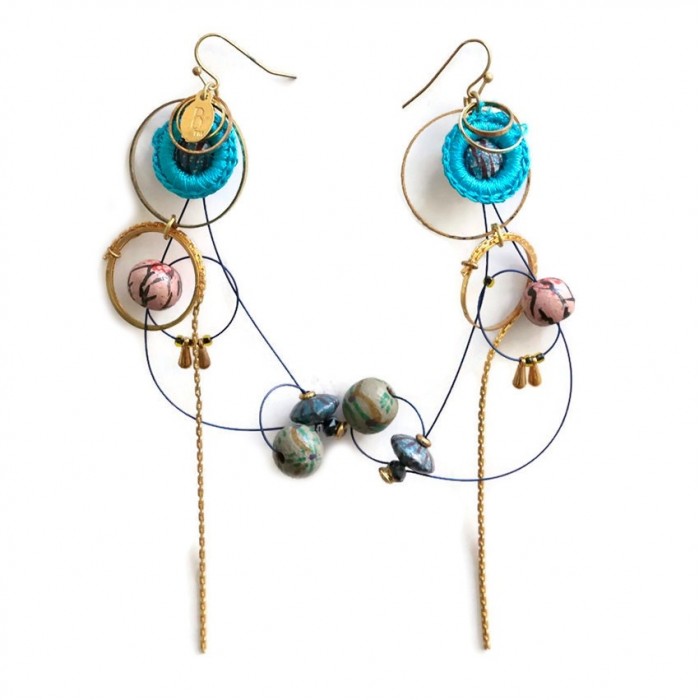 Accueil Boucles d'oreille longues de style vintage bleu ciel et rose