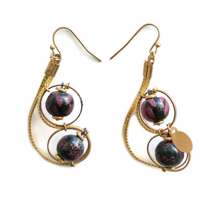 Inicio Boucles d'oreille courtes de style rétro magenta montées sur une chaîne dorée