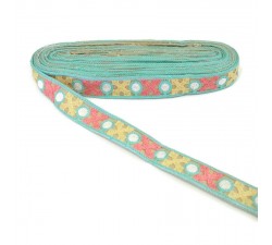 Broderies Broderie bleu clair bordée de croix jaunes et roses - 28 mm babachic