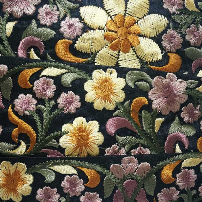 Broderies Broderie en soie noire et jaune - 50 mm babachic