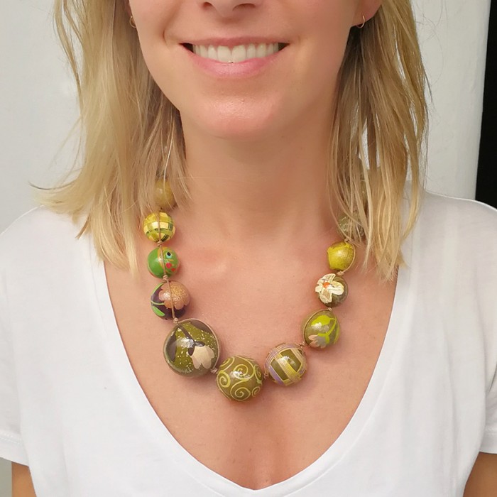 Khaki wooden beads necklace